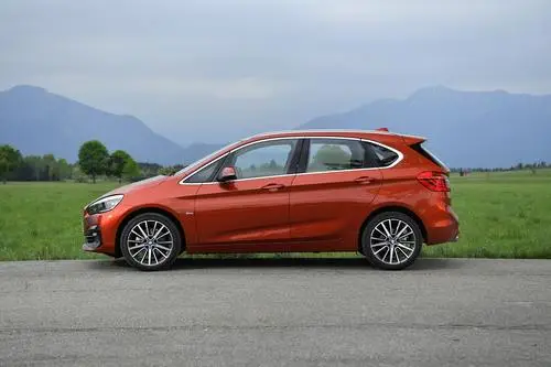 2018 BMW 218i Active Tourer Wall Poster picture 962796