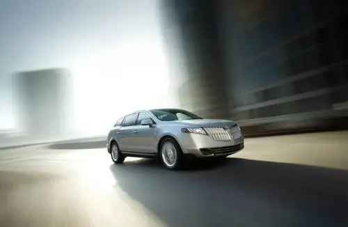 2010 Lincoln MKT Wall Poster picture 100358