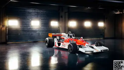 McLaren M26 James Hunt Dubai Autodrome White T-Shirt - idPoster.com