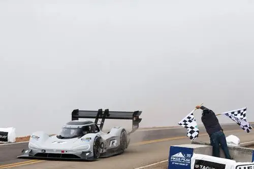 2018 Volkswagen I.D. R Pikes Peak Wall Poster picture 793526