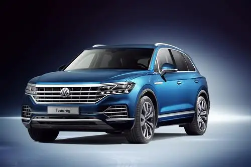 2018 Volkswagen Touareg Wall Poster picture 793535