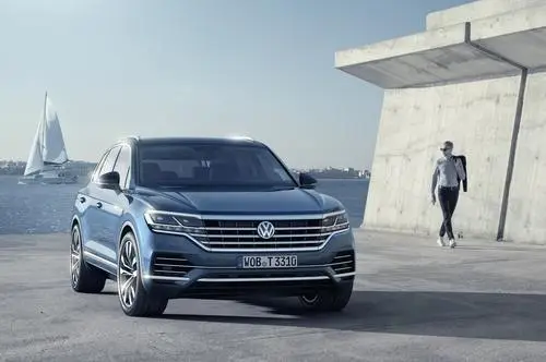 2018 Volkswagen Touareg Wall Poster picture 793538