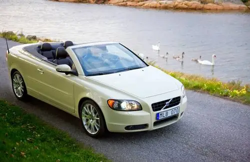 2010 Volvo C70 Jigsaw Puzzle picture 102236