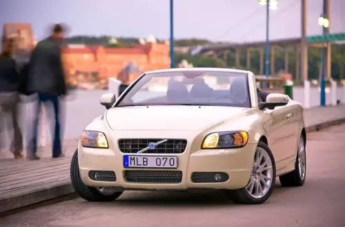 2010 Volvo C70 Jigsaw Puzzle picture 102237