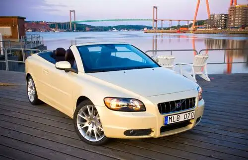 2010 Volvo C70 Jigsaw Puzzle picture 102238