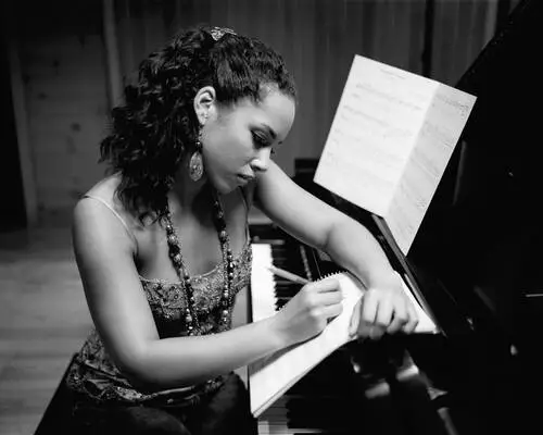 Alicia Keys Jigsaw Puzzle picture 1520