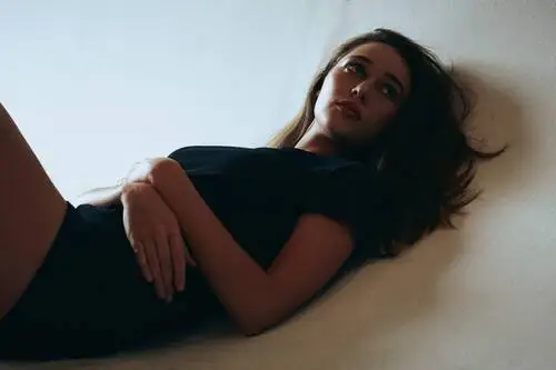 Alycia Debnam-Carey Women's Colored  Long Sleeve T-Shirt - idPoster.com
