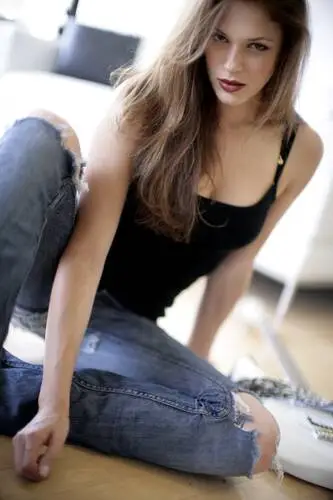 Amanda Righetti White T-Shirt - idPoster.com
