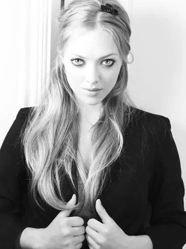 Amanda Seyfried Wall Poster picture 111505