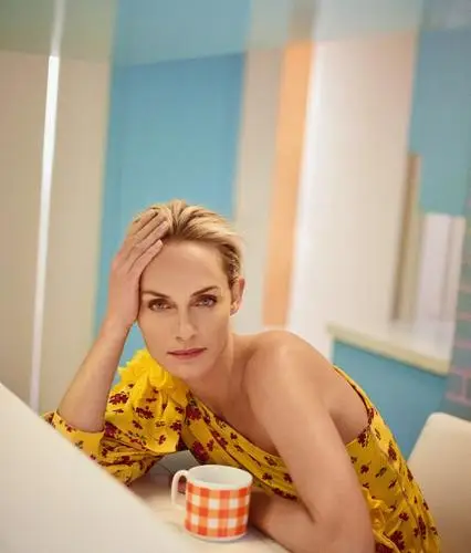 Amber Valletta Jigsaw Puzzle picture 700049
