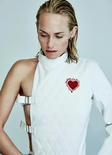 Amber Valletta White T-Shirt - idPoster.com