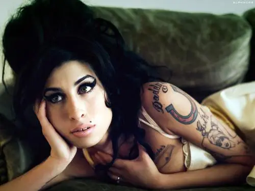Amy Winehouse Women's Colored  Long Sleeve T-Shirt - idPoster.com