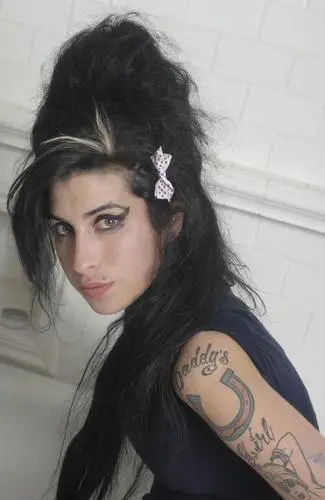 Amy Winehouse Jigsaw Puzzle picture 343081