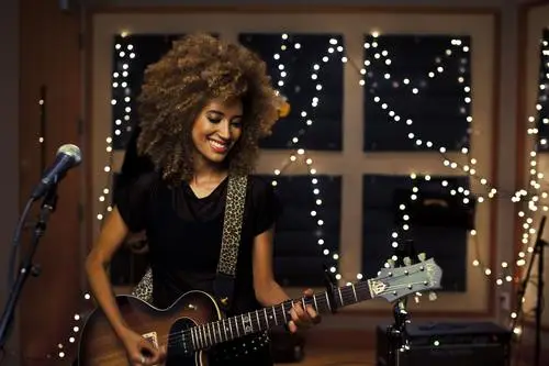 Andy Allo Image Jpg picture 559097