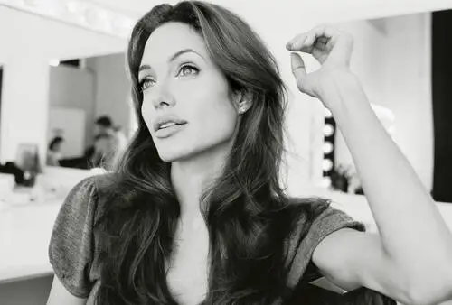 Angelina Jolie Jigsaw Puzzle picture 678069