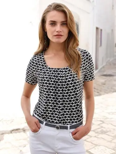 Anna Jagodzinska White T-Shirt - idPoster.com