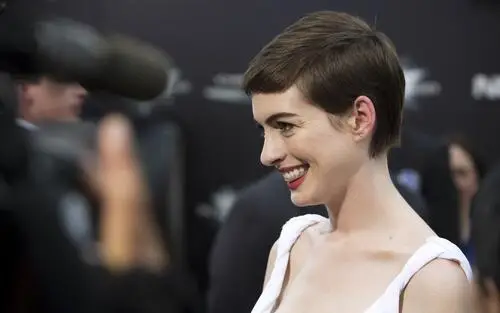 Anne Hathaway Jigsaw Puzzle picture 165345