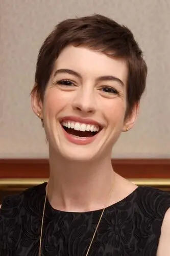 Anne Hathaway Wall Poster picture 165371