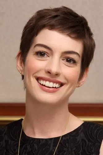 Anne Hathaway Wall Poster picture 165374