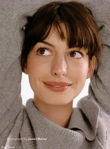 Anne Hathaway Wall Poster picture 191400