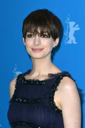 Anne Hathaway Computer MousePad picture 228272