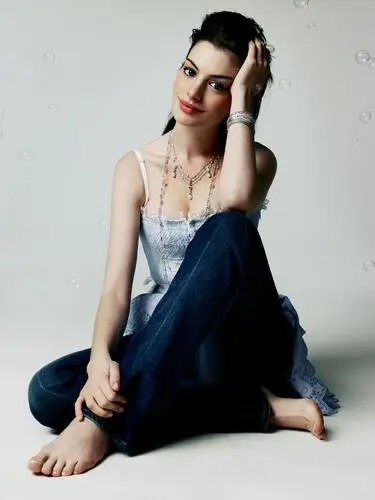 Anne Hathaway Computer MousePad picture 461226