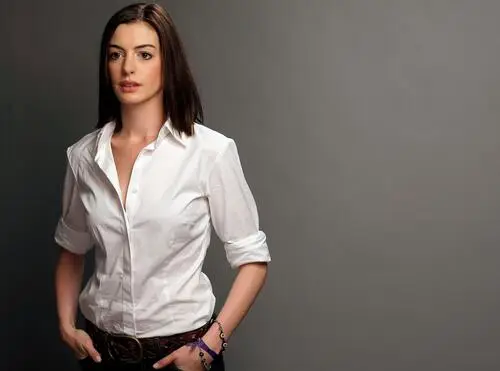 Anne Hathaway Women's Colored  Long Sleeve T-Shirt - idPoster.com