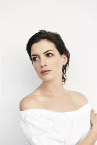 Anne Hathaway Jigsaw Puzzle picture 565185