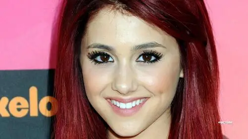 Ariana Grande Wall Poster picture 111546