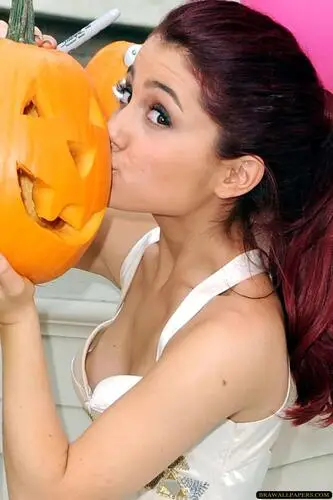 Ariana Grande Wall Poster picture 303917
