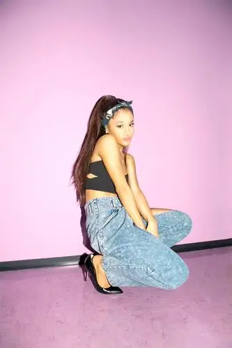 Ariana Grande Jigsaw Puzzle picture 411638
