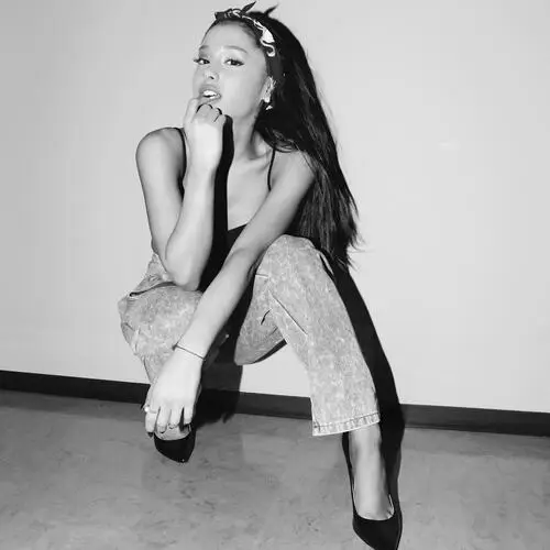 Ariana Grande Jigsaw Puzzle picture 411642