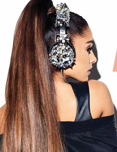 Ariana Grande Jigsaw Puzzle picture 678371