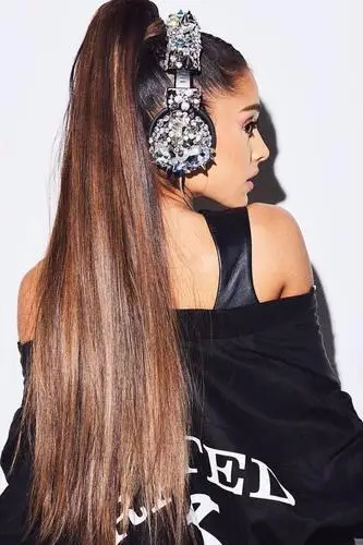 Ariana Grande Jigsaw Puzzle picture 678376
