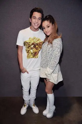 Ariana Grande White T-Shirt - idPoster.com