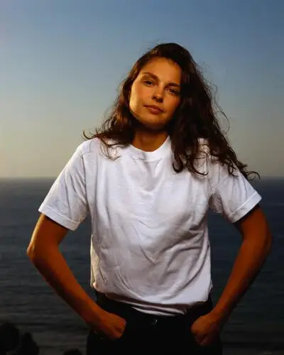 Ashley Judd Men's Colored T-Shirt - idPoster.com