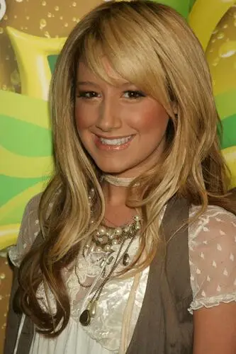 Ashley Tisdale Protected Face mask - idPoster.com