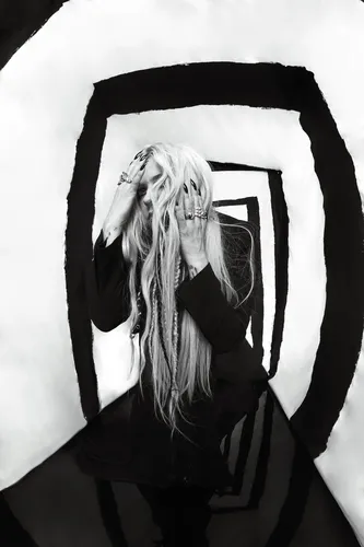 Avril Lavigne Wall Poster picture 1165708