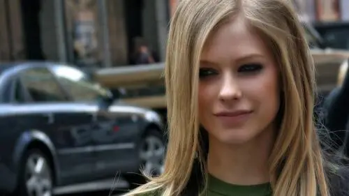 Avril Lavigne Tote Bag - idPoster.com