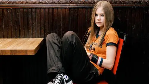 Avril Lavigne Men's Colored  Long Sleeve T-Shirt - idPoster.com