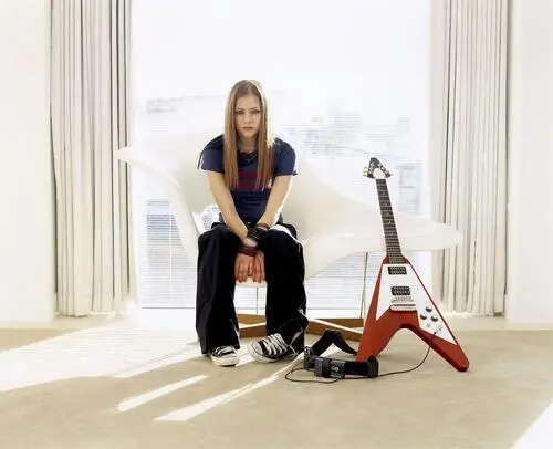 Avril Lavigne Wall Poster picture 463012