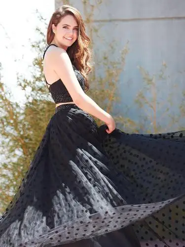Bailee Madison Wall Poster picture 700740