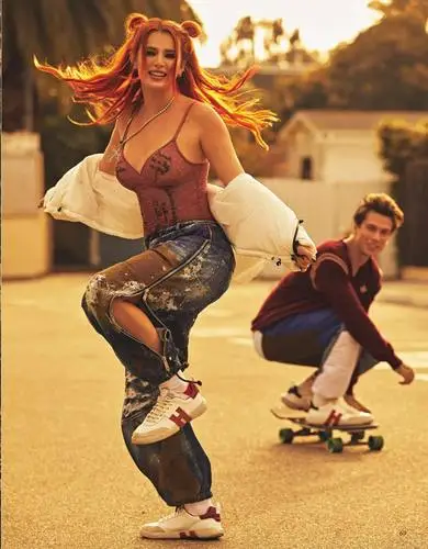 Bella Thorne Wall Poster picture 1017833