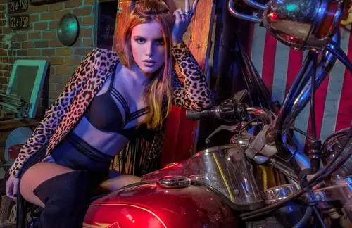 Bella Thorne Jigsaw Puzzle picture 574232