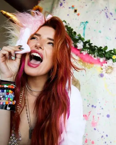 Bella Thorne Computer MousePad picture 704917