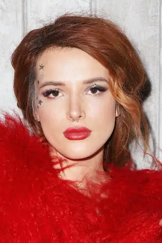Bella Thorne Jigsaw Puzzle picture 792162
