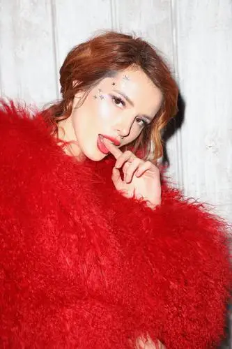 Bella Thorne Wall Poster picture 792165