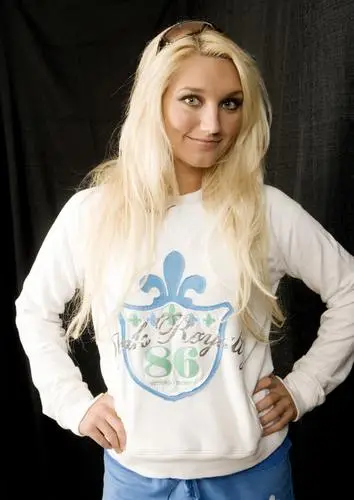 Brooke Hogan White T-Shirt - idPoster.com