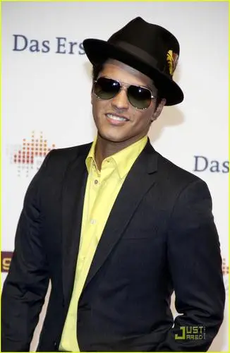 Bruno Mars Wall Poster picture 125586