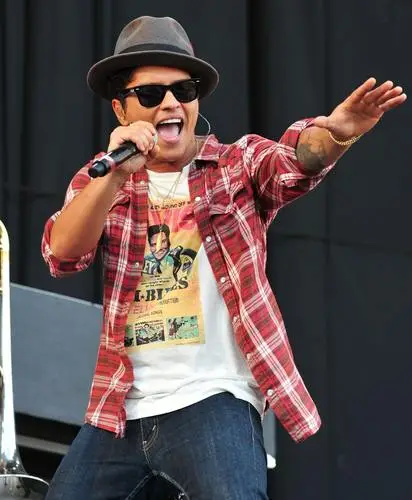 Bruno Mars Men's Colored T-Shirt - idPoster.com